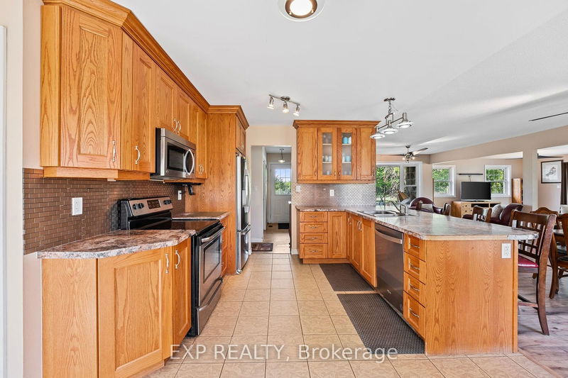 255 Victoria Rd  Georgina, L0E 1N0 | Image 17