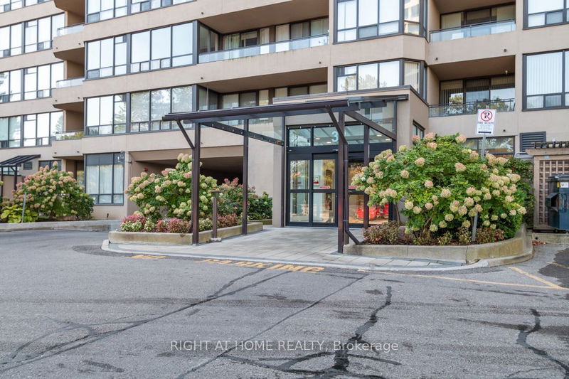  1528 - 32 Clarissa Dr  Richmond Hill, L4C 9R7 | Image 2