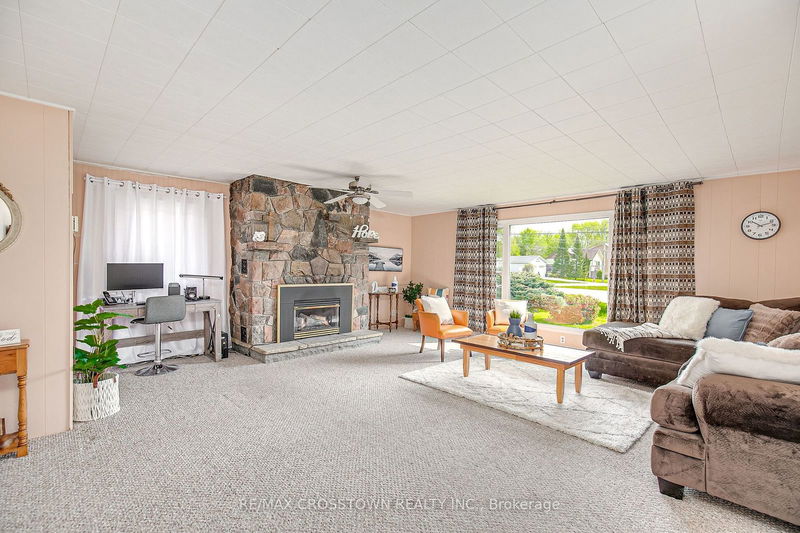 1962 St Johns Rd  Innisfil, L9S 1T5 | Image 5