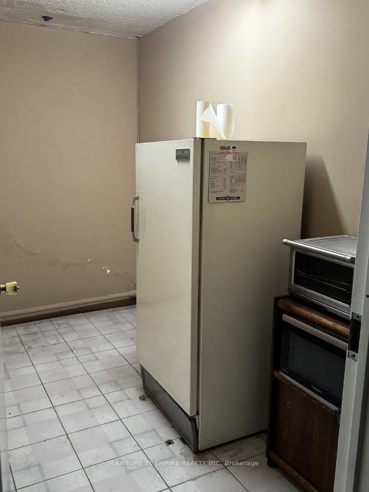 4 - 9 Caster Ave, Vaughan, L4L 5Z1 | Image 3