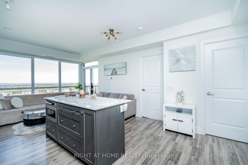 home for lease on 2309-9075 Jane Street