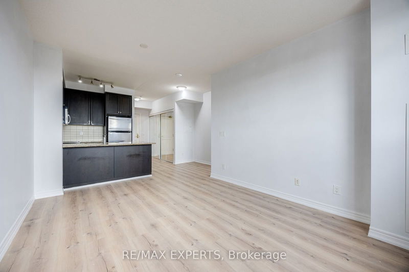  414 - 9245 Jane St  Vaughan, L6A 0J9 | Image 14