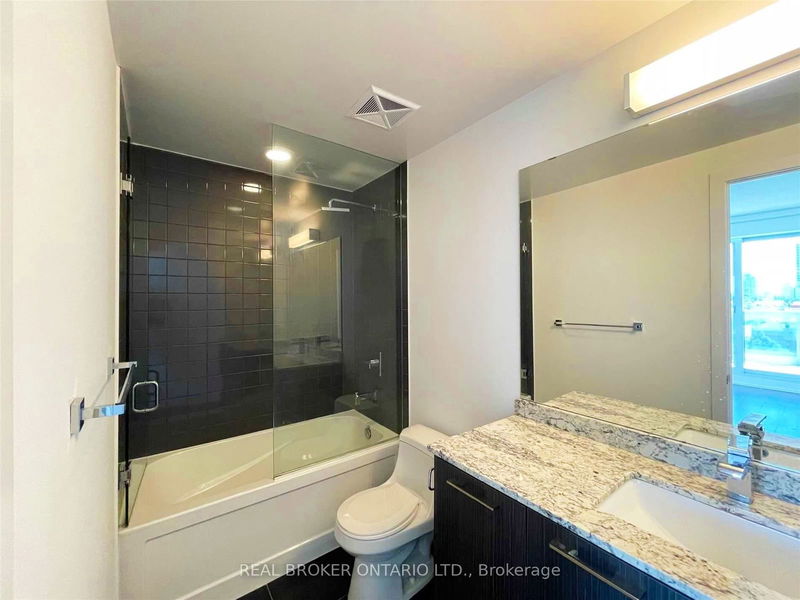  553 - 9471 Yonge St  Richmond Hill, L4C 0Z5 | Image 12