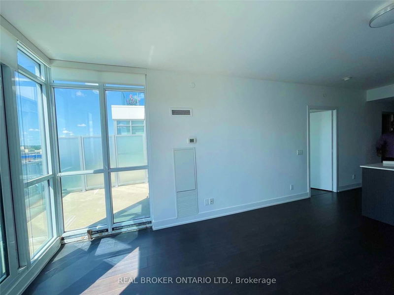  553 - 9471 Yonge St  Richmond Hill, L4C 0Z5 | Image 6