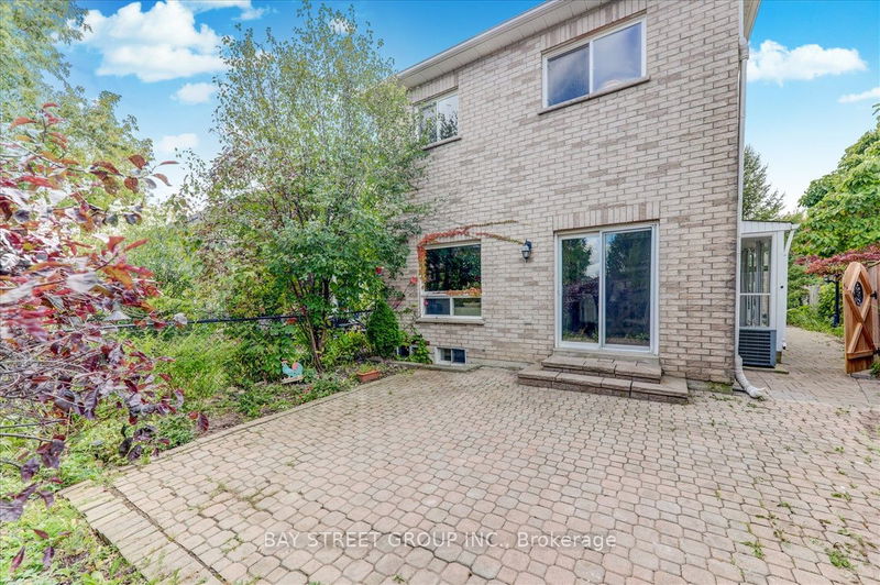 21 DEBONAIR Dr  Richmond Hill, L4C 0R2 | Image 25