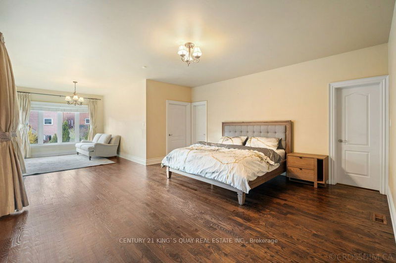 22 Garden Ave  Richmond Hill, L4C 6L9 | Image 19