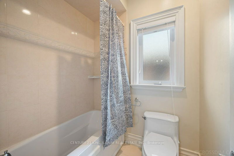 22 Garden Ave  Richmond Hill, L4C 6L9 | Image 25