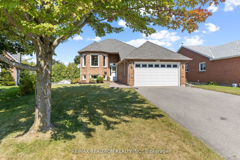 32 Chartwell Cres  Georgina, L4P 3N8 | Image 1