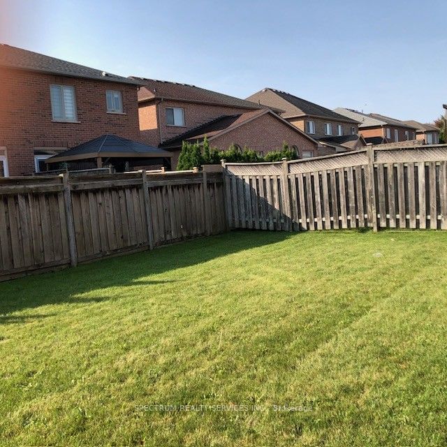 31 Coalbrook Crt  Vaughan, L4L 9B7 | Image 4