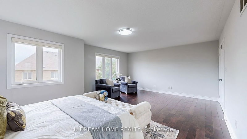 939 Memorial Circ  Newmarket, L3X 0B5 | Image 17