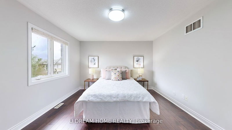 939 Memorial Circ  Newmarket, L3X 0B5 | Image 21