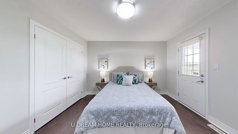 939 Memorial Circ  Newmarket, L3X 0B5 | Image 24