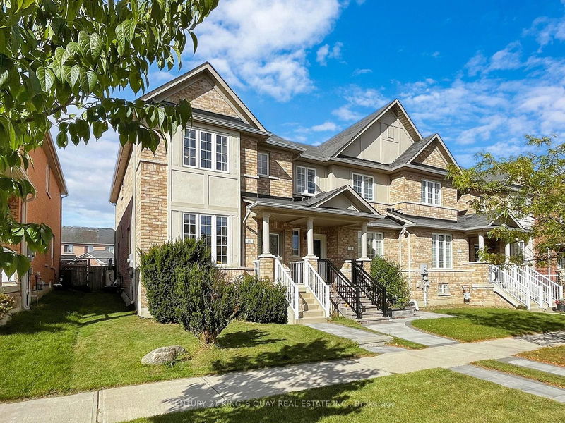 16 Richard Daley Dr  Whitchurch-Stouffville, L4A 0S8 | Image 2