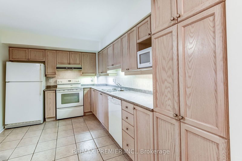  315 - 2500 Rutherford Rd  Vaughan, L4K 5N7 | Image 6