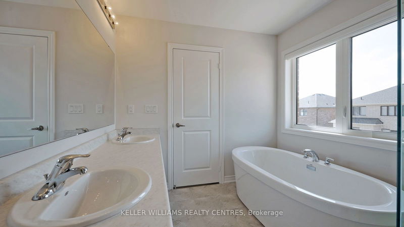 12 Sam Battaglia Cres  Georgina, L0E 1R0 | Image 18