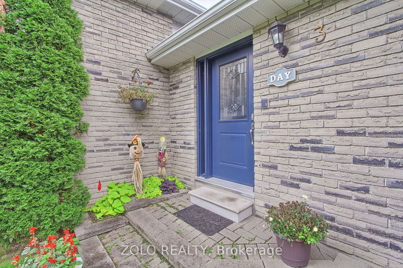 3 Lepard Cres  East Gwillimbury, L9N 1G4 | Image 4