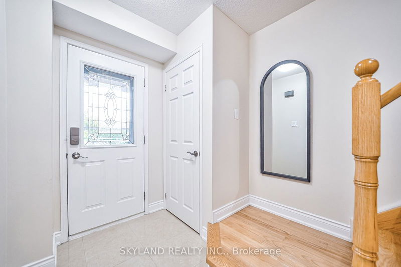 54 Bayel Cres  Richmond Hill, L4S 1C3 | Image 3