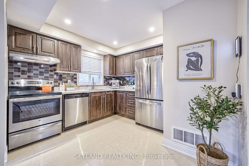 54 Bayel Cres  Richmond Hill, L4S 1C3 | Image 5