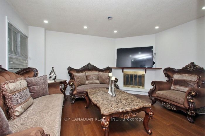 165 Appleby Cres  Markham, L3R 4L1 | Image 5