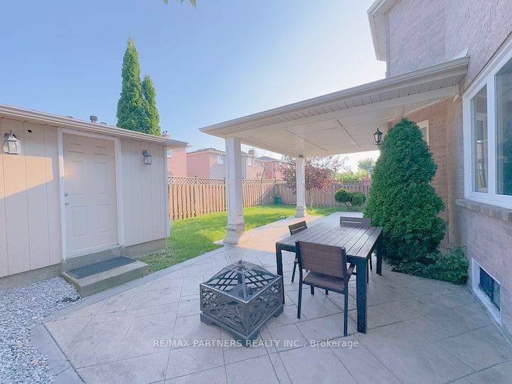 97 Cooperage Cres  Richmond Hill, L4C 9M2 | Image 11