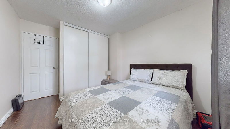  313 - 260 Davis Dr  Newmarket, L3Y 7C3 | Image 19