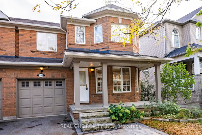 208 Equator Cres  Vaughan, L6A 2Y2 | Image 2