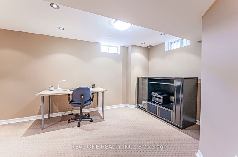 208 Equator Cres  Vaughan, L6A 2Y2 | Image 25