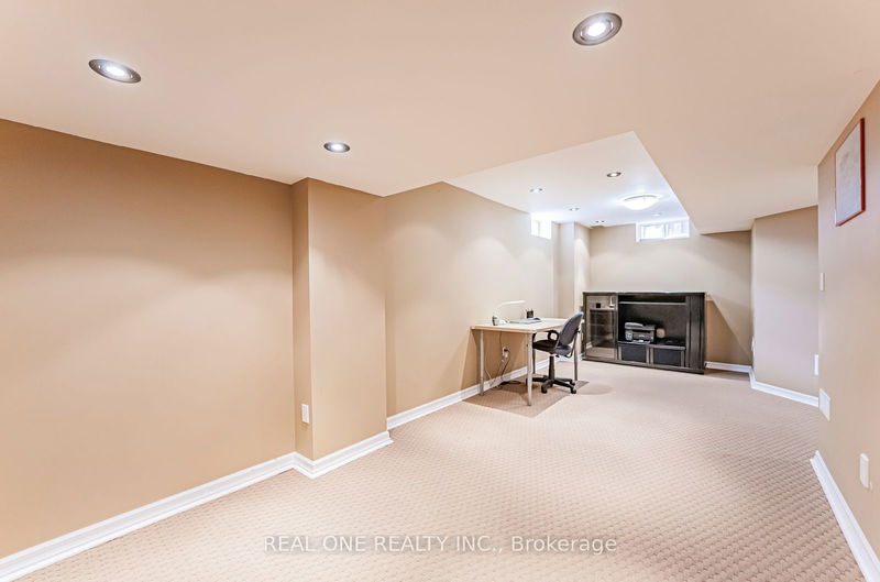 208 Equator Cres  Vaughan, L6A 2Y2 | Image 29