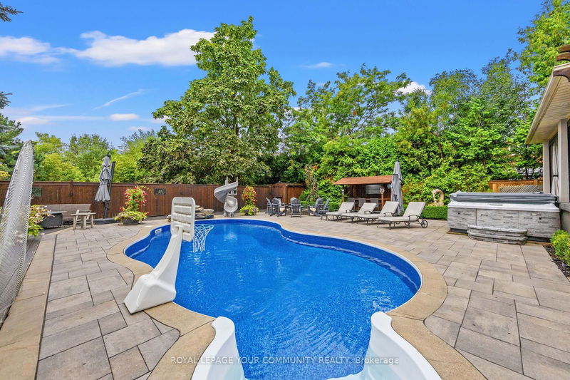 6 Magistrale Crt  Richmond Hill, L4C 0H3 | Image 34