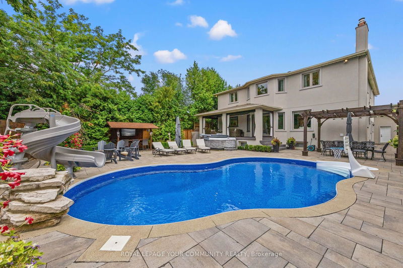 6 Magistrale Crt  Richmond Hill, L4C 0H3 | Image 35