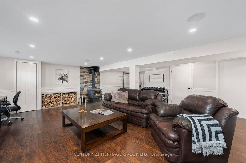 318 Walker Ave  Bradford West Gwillimbury, L3Z 1X7 | Image 16