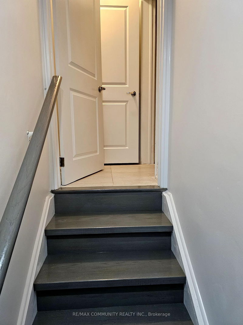 home for lease on 32 Liam Lane