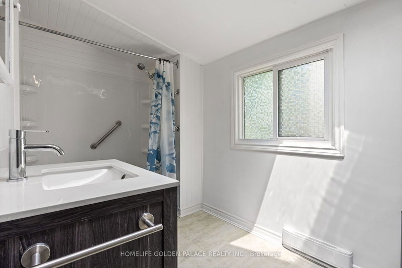 194 Beach Rd  Georgina, L4P 2L9 | Image 15