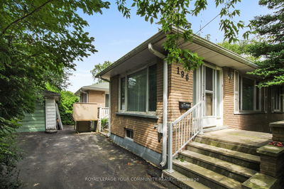 196 Pleasant Blvd  Georgina, L4P 2S6 | Image 1