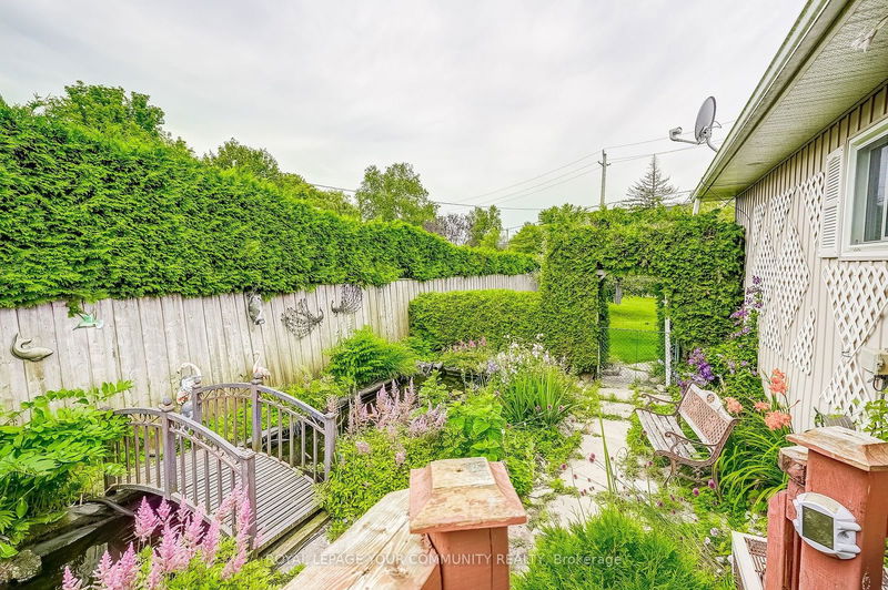 381 Walter Dr  Georgina, L4P 3A8 | Image 14