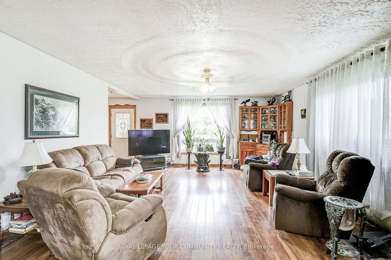 381 Walter Dr  Georgina, L4P 3A8 | Image 3