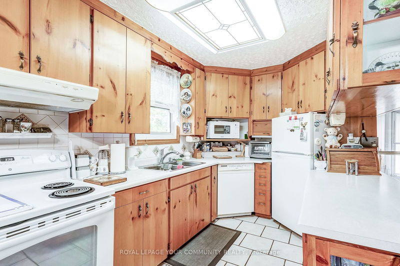 381 Walter Dr  Georgina, L4P 3A8 | Image 5