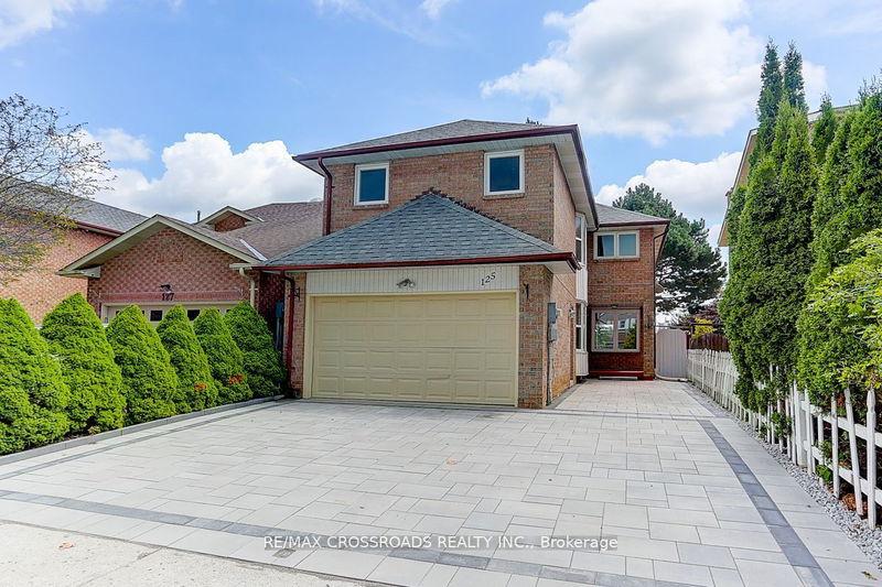 125 Green Bush Cres  Vaughan, L4J 5M3 | Image 2