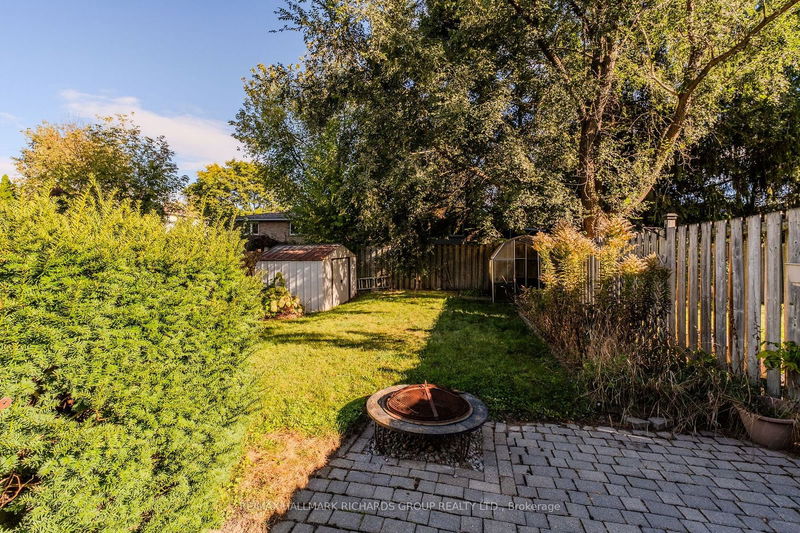 776 Sunnypoint Dr  Newmarket, L3Y 3A2 | Image 24