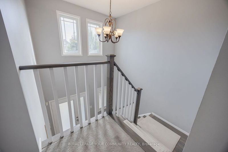 129 Faris St  Bradford West Gwillimbury, L3Z 0B4 | Image 13