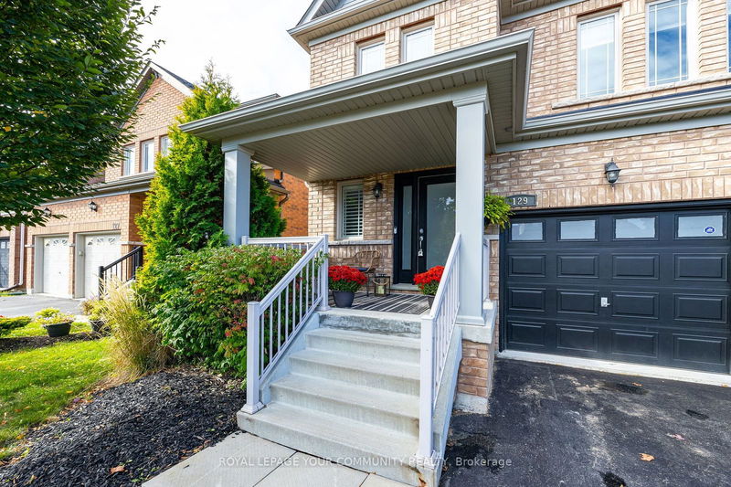 129 Faris St  Bradford West Gwillimbury, L3Z 0B4 | Image 2