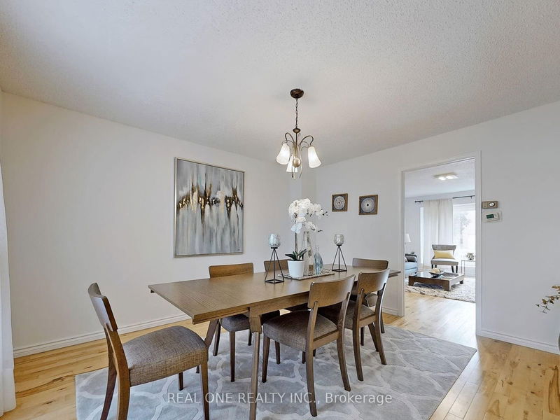 35 Aitken Circ  Markham, L3R 7L2 | Image 10