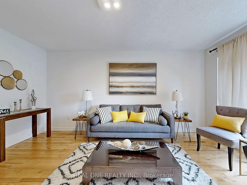 35 Aitken Circ  Markham, L3R 7L2 | Image 5