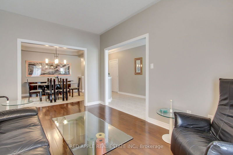 371 Woodspring Ave  Newmarket, L3X 3H1 | Image 11