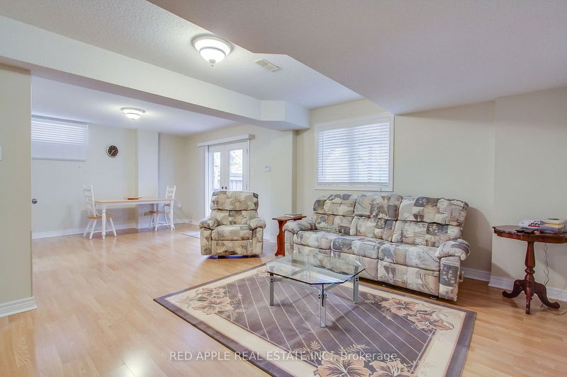 371 Woodspring Ave  Newmarket, L3X 3H1 | Image 29