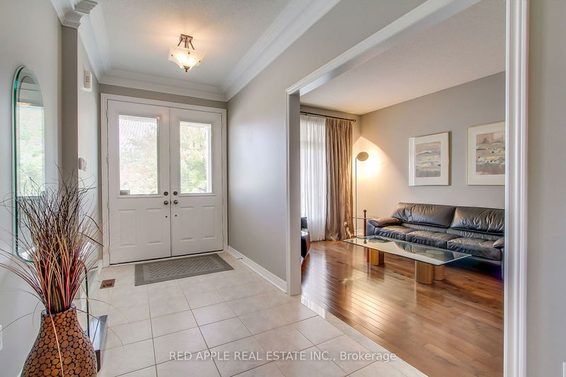 371 Woodspring Ave  Newmarket, L3X 3H1 | Image 7