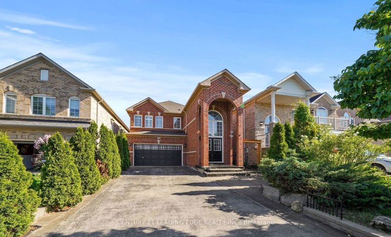 home for lease on 57 Queen Isabella Crescent N