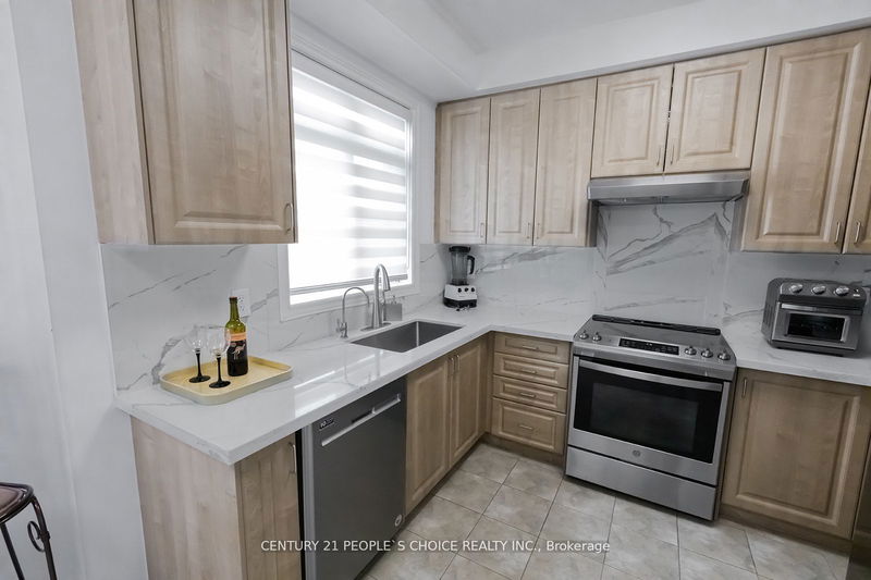 102 Roy Grove Way  Markham, L6E 0T7 | Image 17