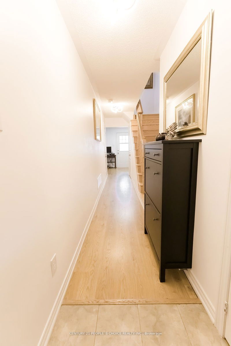 102 Roy Grove Way  Markham, L6E 0T7 | Image 6