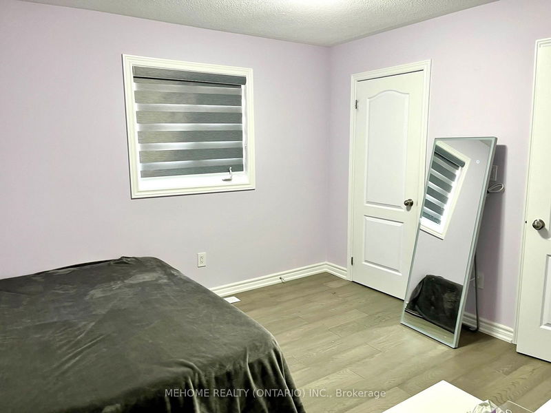 31 Chalone Cres  Vaughan, L4H 1V6 | Image 12